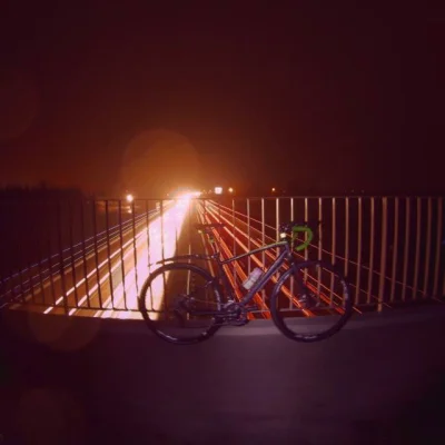 bramborek - #rowerowyrownik 

ocieplenie motywuje do wyjścia na rower, w piątek noc...