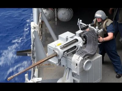 Ustrojstwo - Ale na początku nagrania żołnierze strzelają do zdalnie sterownej łodzi ...