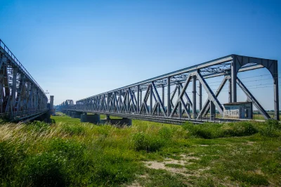 metaxy - > Pozostaje jedynie most na drodze 22 lub 90, innej drogi nie ma w poblizu
...