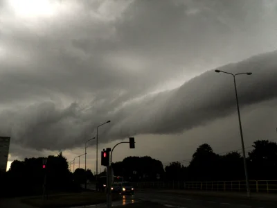 KubaGrom - Chmura szelfowa podczas dzisiejszej burzy nad Poznaniem:
#poznan #zdjęcia...
