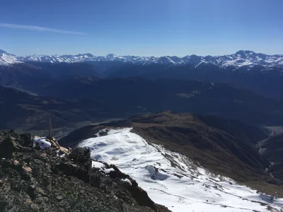 pine - Niestety Elbrus jest schowany za uszbą. Na dole mój namiot, tam przy jeziorku ...
