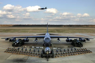Kundzio1500 - Bombowiec B-52 ( ͡° ͜ʖ ͡°)

#tetrischallenge #wojsko #aircraftboners