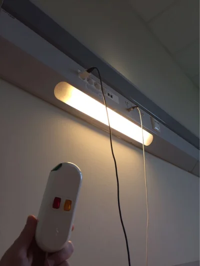 rayuuu - @Aleks7: lampy i kontakty, a zielony przycisk chyba do wołania pielęgniarek