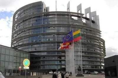 Pawci0o - Parlament UE i jego złowieszcza symbolika:

 Parlament Europejski od chwil...