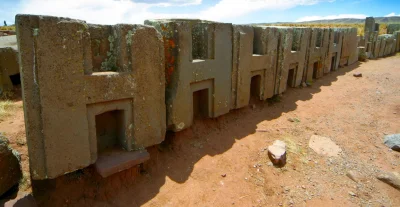 Gorti - Puma Punku - tajemnicze starożytne ruiny znajdujące się w Boliwii na wysokośc...