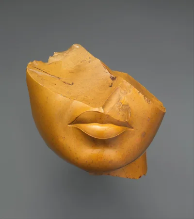 myrmekochoria - Fragment rzeźby przedstawiający królową, Egipt 1353–1336 rok przed na...