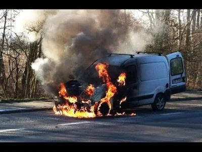 milicja - Te Araby nie potrafią gasić auta. W Polsce robi się to tak: