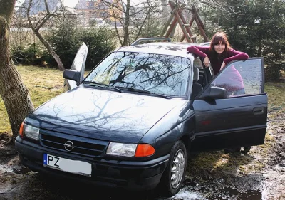 mojwa - No to i ja :) Opel Astra F, rocznik 92 r. W sumie ojciec ją kupił jak rozbił ...