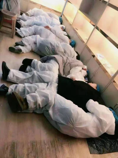 Super_czlowiek - martwi albo śpiący lekarze w wuhan 
#chiny