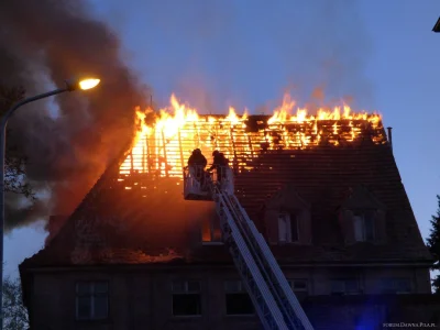 pogop - No i niestety, zabytkowy budynek dawnego sanepidu stanął w płomieniach. Mam n...