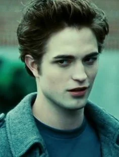 pandapl - @Luka_Wars: Ja bym bardziej widział Pattinsona w roli L'a. Tu nie chodzi o ...