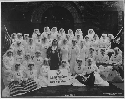 t.....n - Grupa polskich pielęgniarek, które zostały zatrudnione przez Helenę Paderew...