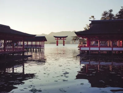 gtk90 - Brama Torii chramu Itsukushima, jedna z największych i chyba najsłynniejsza. ...