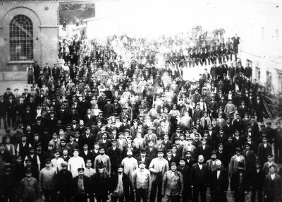 m.....j - Rzadkie zdjęcie z Rewolucji z 1905 r. w Polsce

#rewolucja #ruchrobotniczy ...