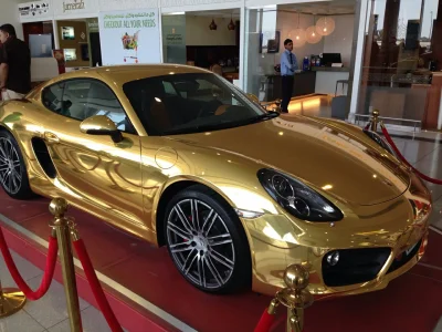 Rogue - Złote Porsche do wygrania w loterii w Abu Dhabi.
#wykopcarsavenue #motoryzacj...