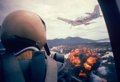 WezelGordyjski - #fotografia #fotohistoria 

Wietnam, 1963. Amerykański pilot obser...