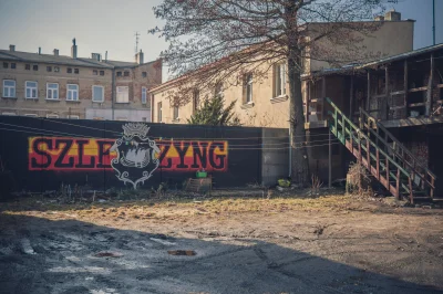 punkgrrl - Nie ustaję w poszukiwaniu łódzkich zakątków z klimatem. Ostatnio odkryłam,...