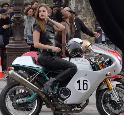 J.....I - #barbarapalvin #ladnapani #ducati