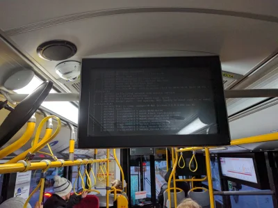 b.....u - Z jednej strony miło wiedzieć że @ztm_warszawa używa #linux w autobusach z ...