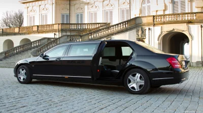 ostatniisprawiedliwy - Zdawało mi się, ze oficjalny pojazd wożący Putina to Mercedes-...