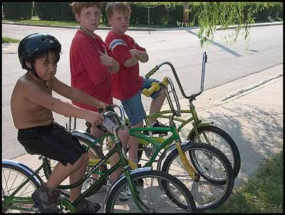 konszabelant - @simperium: To był prawdziwy gang rowerowy. Mam dowód. Na zdjęciu tuż ...