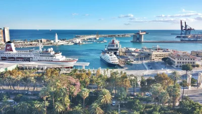 ziobro2 - Statki z Malagi odpływają co dziennie do najpopularniejszych miast Morza Śr...