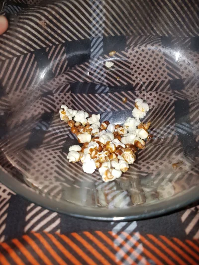 Sadar - Uwielbiam jeść te ziarna popcornu, ktore zostaly ledwo otwarte, albo w polowi...