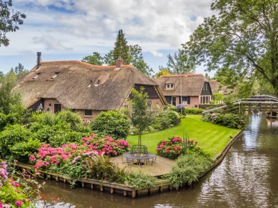 GodSafeTheQueen - Giethoorn Holandia
#earthporn #azylboners