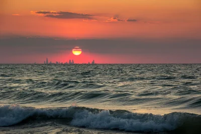 enforcer - Zachód słońca nad Chicago widziany z Indiany.

rozmiar w źródle: 3421x2281...