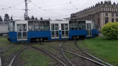 PlatformaKomunikacyjnaKrakowa - 13:58 - Spektakularne wykolejenie tramwaju pod Kombin...