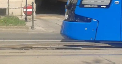 Cymerek - Nadeszła wiosna. Na krakowskich torach tramwajowych doszło do pierwszego wy...
