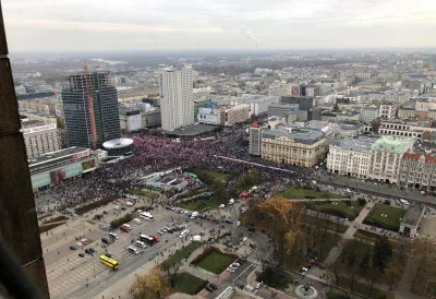 WartoWiedziec - Tak na chwile obecną wygląda Warszawa. Za chwile rusza Marsz Niepodle...