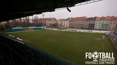 Obserwatorzramienia_ONZ - @miczel91: fajny maja stadionik. Ludzie z kamienic moga sob...