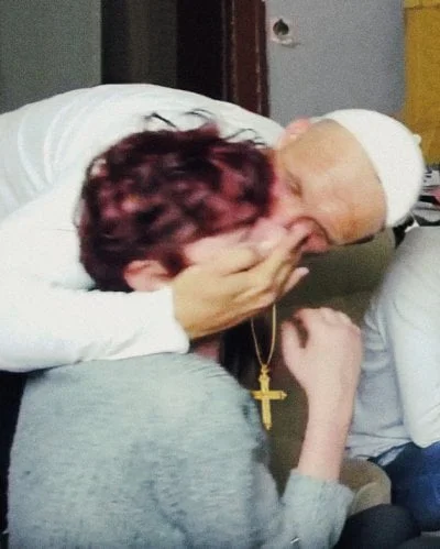 p....._ - Rzadkie zdjęcie papieża Wojtyły na Urzędniczej całującego Panią Małgorzatę ...