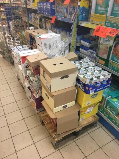 mistejk - Nie do końca w temacie, ale czemu w Biedronkach normą jest, że produkty wym...