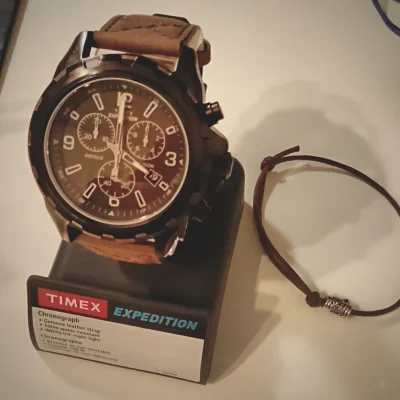 maciekawski - No, w końcu mam normalny zegarek, a nie jakąś popierdółkę! 
#zegarki