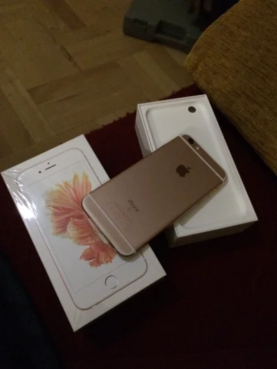 pieczywowewiadrze - #iphone6s #apple pierwszy polski ajfon 6s ;D szkoda ze nie wolno ...