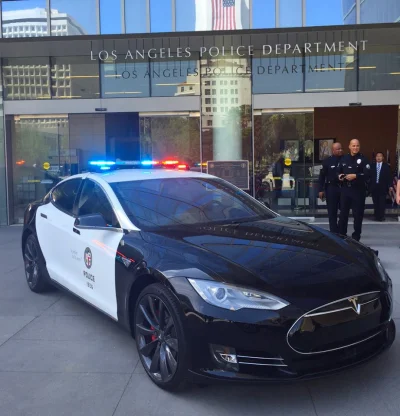 Obserwatorzramienia_ONZ - W Los Angeles do służby w policji weszły właśnie auta marki...