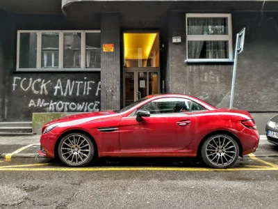 Jatupatrze - Fajny czerwony Mercedes SLK( ͡º ͜ʖ͡º)
#jatfoto #parkology
#jatfoto - - m...