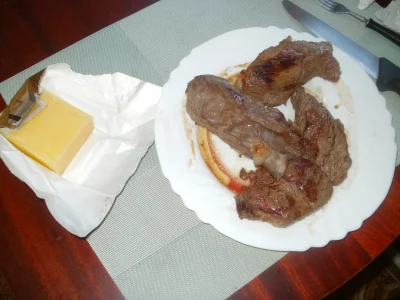 anonymous_derp - Dzisiejsze śniadanie: Smażona wołowina, masło klarowane, sól.

#go...