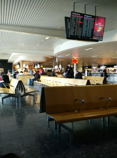 innv - #innvpodrozuje 

No to aktualnie lotnisko w Edynburgu; zaraz lot do Wenecji a ...