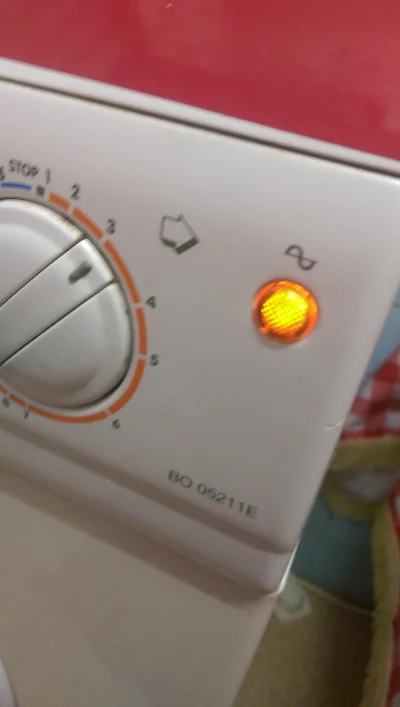 Goomba - Co znaczy jak się taka lampka pali na pralce? #pytanie
