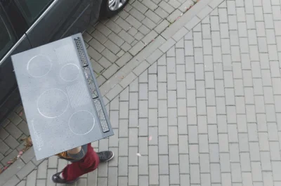 SOLGAZ - Podobno wyprzedały się wszystkie parasole w Polsce, dlatego na ulicach Świdn...