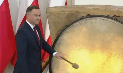 Krzysiek_LDZ - Pan Prezydent Andrzej Duda uroczyście otwiera turniej mortal kombat. K...