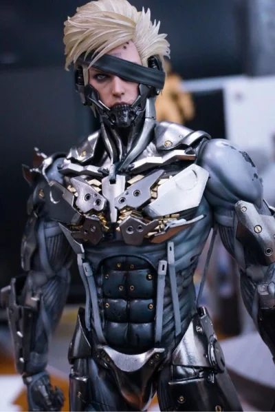 Barth - Nowa figurka Raidena z Metal Gear Rising od Hot Toys, skala 1/6.

Coś piękneg...
