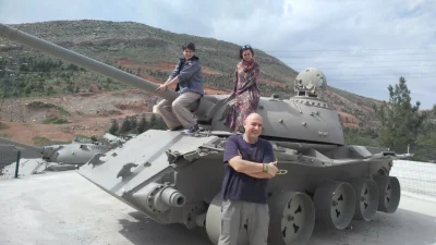 Zombo - Ma też zdjęcie przy czołgu w Kurdystanie, zaraz pisowskie trolle stwierdzą, ż...