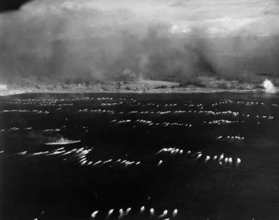 myrmekochoria - Pierwsza fala żołnierzy zmierzająca na Iwo Jimę, 19 lutego 1945.

#...