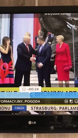 Ustrojstwo - co ta pani prezydentowa( ͡° ʖ̯ ͡°)
#duda #trump