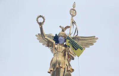 angelo_sodano - Protest Greenpeace w związku z zanieczyszczeniem powietrza w Berlinie...