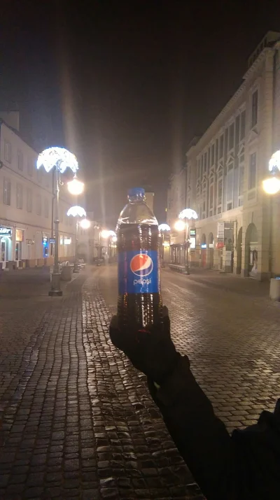 pepsik - Mieszkanie w mieście jest osom, mam z #rozowypasek ochotę na #pepsi więc ubi...